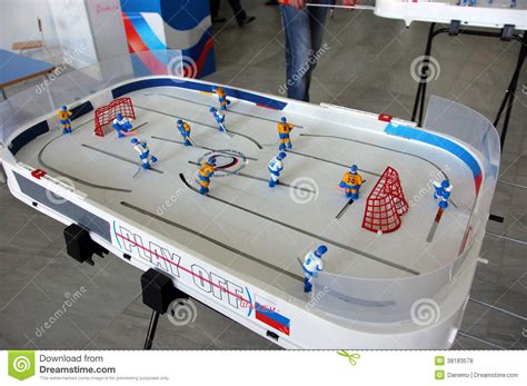 Fakten rund ums spielfeld im eishockey. Eishockey-Brettspiel redaktionelles stockfoto. Bild von ...