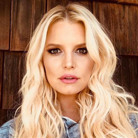Jessica Simpson Shocks Fans After She Shows Off Puffy Lips In Latest