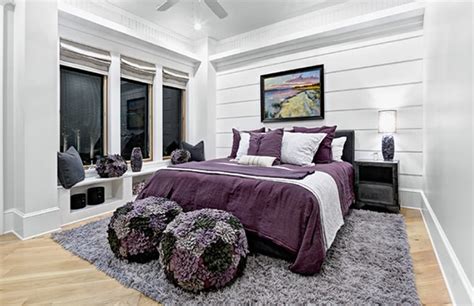 Vous pouvez également réveiller une chambre où le blanc domine, trop classique, trop neutre en apportant cette couleur par touches. Chambre violette : 20 idées décoration pour un chambre originale