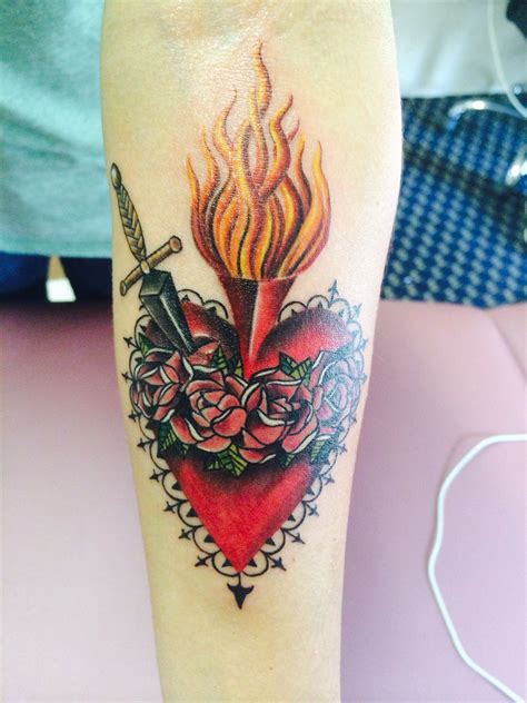 Sacred art tattoo & piercing. Pin by Cindy Rodriguez on Tattoo. | Sacred heart tattoos ...