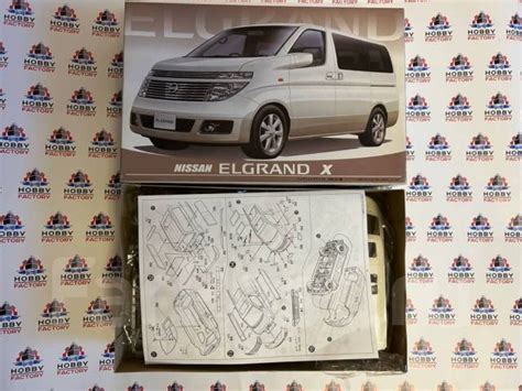 Пластиковая модель авто Nissan Elgrand X Fujimi Сборные и