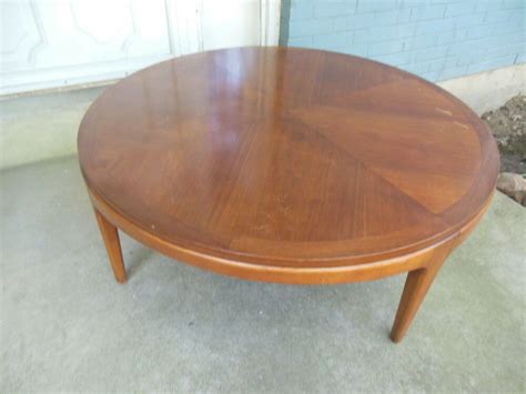 Check out pamono's selection of vintage, midcentury coffee tables—just the ticket to complement the modernist aesthetic of your postwar sofa. Vintage LANE Mid-Century Rhythm Round Coffee Table 997-03 ...