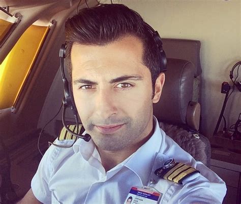 Amanda manopo ini akan berperan sebagai putri duyung / mermaid yang jatuh cinta pada manusia. Pilot Turkish Airlines yang Ganteng & Seksi