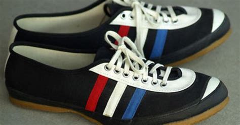 Capps shoe company makes uniform shoes for men and women, based in virginia, usa, their shoes are made of the highest quality components available and their shoes are approved for use by the army & air force exchange service, nexcom, and the national park service, as well as police. RARE 60's Vintage Pro Keds Uniroyal Athletic Shoes Made ...