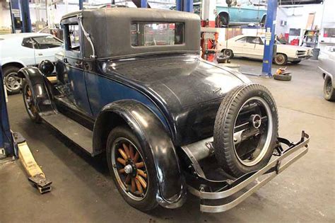 Full list of classic cars for sale ordered in categories by make, model, year, special category. 1926 Velie (60 Series Coupe) | FantomWorks