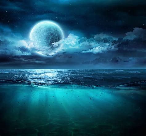 Super Moon In Starry Sky On Sea — Stock Photo © Rfphoto 45242705