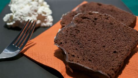 Zum einen ist er schnell und einfach zubereitet, was ja nie schadet. Schwarzer Kuchen | Eat Drink Michael Woman