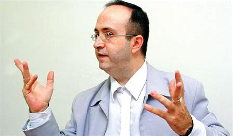 Ao vivo no blog do esmael. Reinaldo Azevedo corta comentários agressivos e promete ...