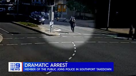 Dramatic police takedown caught on camera | Nine News, Gold Coast, car
