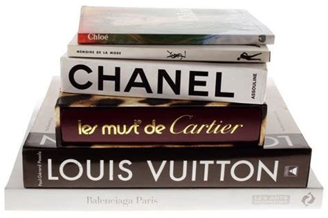 Specialising in high end home furnishings and bath board sets. Stacy Ayash Designs - Blog: Decorating With Books