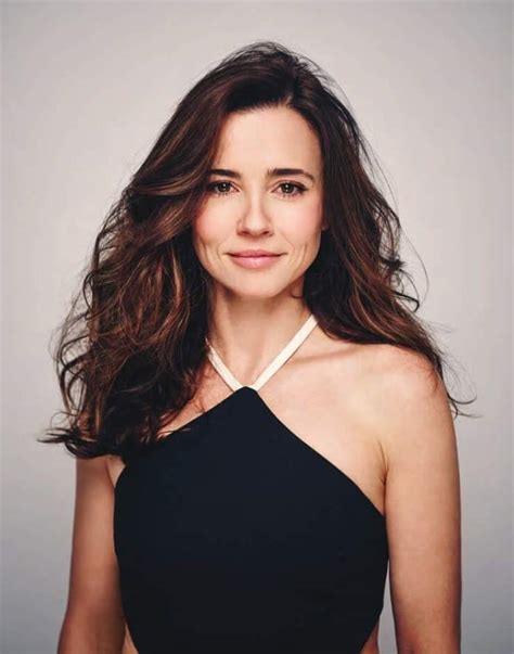 61 sexy linda cardellini boobs pictures which prove she is the sexiest lady on the planet page