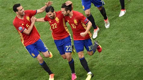 Final de la eurocopa 2016, en imágenes. España goleó 3-0 a Turquía y clasificó a octavos de final ...