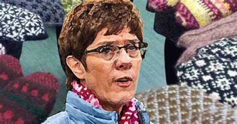 Hallo valerija, ich bin der daniel, 35 jahre alt und komme aus der nähe münchen. Lettland: Frau Krampa auf Reisen