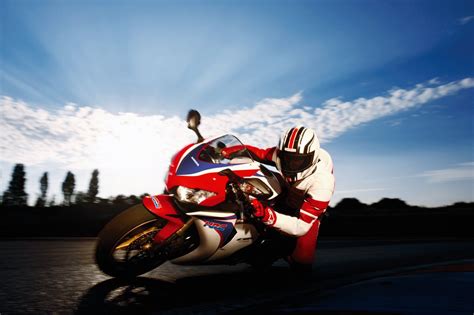 On the track, they command your full attention. 2010 Honda CBR1000RR / C-ABS Review - Top Speed