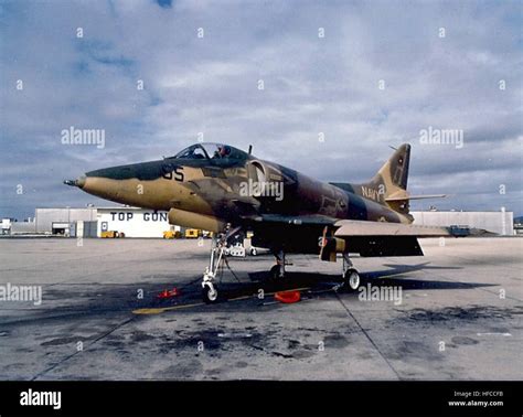 A 4e Skyhawk Top Gun At Nas Miramar Stock Photo Alamy