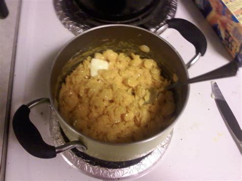 With no artificial flavors, no artificial preservatives, and no artificial dyes, kraft macaroni and cheese is always a great family dinner choice. It's Not Easy Being Cheesy: Kraft Extreme Cheese Explosion ...