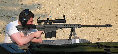 También hay varios aspectos que empañan aún más la jugabilidad, como el modelado del daño producido por nuestras armas, desembocando en el hecho de que si no le metes una bala de rifle de francotirador a la cabeza, el blanco nunca caerá con un único proyectil, por mucho calibre.50 que. barret cal 50 en accion | calibre.50 en accion noten el ...