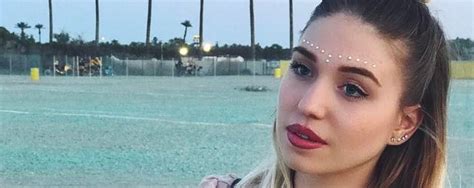 Die sendung basiert auf der gleichnamigen app.sie wird alternierend zu den quizsendungen wer weiß denn sowas? Bibi vs. Dagi Bee: Wer ist eure Coachella-YouTube-Queen ...