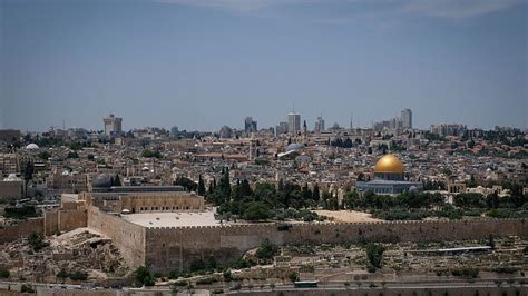 Archaeologists Find Fabled Crusader Moat Outside Jerusalems Old City Walls