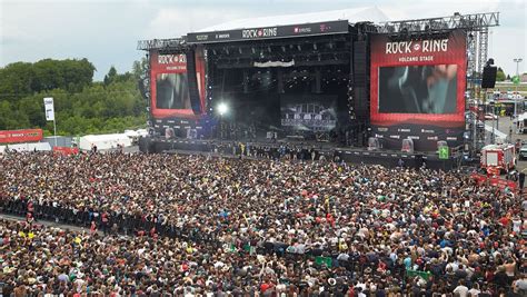 Eerder waren al namen als greenday, muse, volbeat, airbourne, billy talent, danko jones, deftones en royal republic bekend gemaakt. "Rock am Ring": Schreibfehler führten zu Terroralarm bei ...