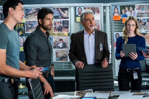 Despite objections from emily prentiss (paget brewster). 'Criminal Minds' Season 15: Which Cast Members Will Return ...