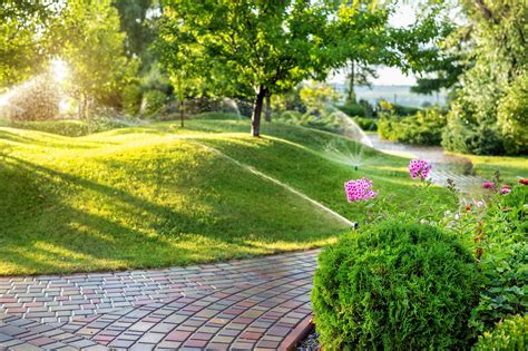 The Benefits Of Hiring A Professional Landscape Maintenance Service