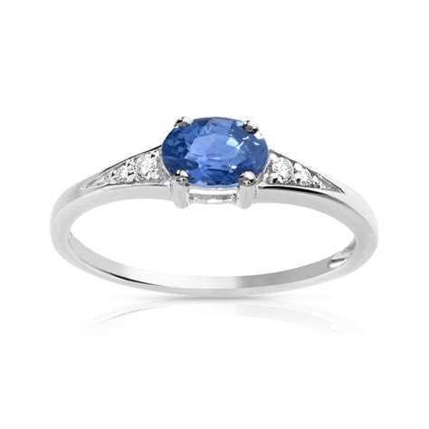 Bague or blanc 375/1000 corps de bague entrelacé saphir 0.45ct serti 4 griffes et diamants. Bague or 750 blanc saphir et diamant - Femme - Bague | MATY