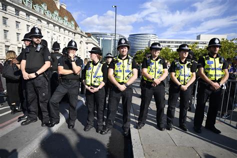 Arrests made in biggest police operation in Met’s history for Queen’s
