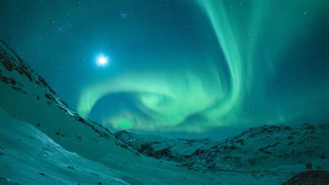 Download Magical Night Sky The Stunning Aurora Borealis Wallpaper