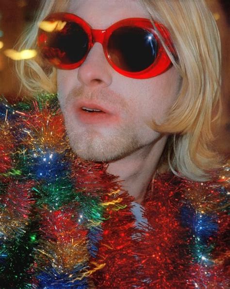 If you're looking for cool and inexpensive. NOTE DE L'HOTEL: In The Sun I Feel As One : Kurt Cobain Sunglass Fashion Parade