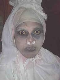 Meskipun kekocakan foto itu nampak biasa. HANTU POCONG - Penelusuran Google | Gambar hantu, Hantu, Gambar