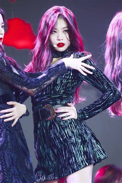 Soyeon (전소연) | 1998.08.26 | r/soyeon. Soojin G-Idle 181220 | Kpop girls, Kpop girl groups, Fashion