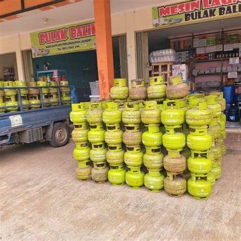 Many lpg suppliers can only offer 45kg gas bottles because they don't have the tankers required to fill larger 90kg & 210kg sized cylinders, but tanker filled 45 kg gas bottle refill price can be less than exchange 45 kg gas bottle prices. Jual Tabung Gas LPG 3 Kg + Isi - Kota Depok - MBoz-Store ...