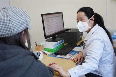 Cina L Assicurazione Medica Nazionale Coprir Pi Farmaci Anti Covid