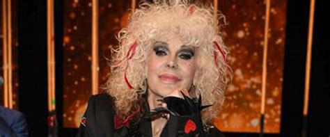 Donatella rettore, also simply known as rettore (born 8 july 1953, in castelfranco veneto, province of treviso) is an italian singer and songwriter. "Ora o mai più", la Rettore furibonda: «Contro di me ...