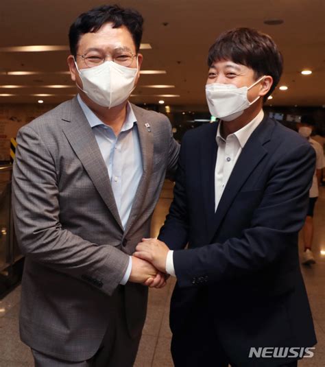 We did not find results for: 이준석에 충고한 원희룡·김태흠.."월권 자제"·"리스크 관리"