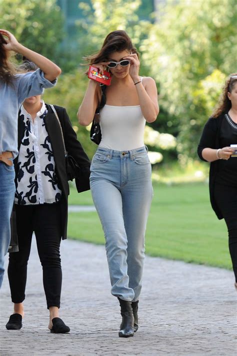 Bella Hadid In Tight Jeans During Milan Fashion Week In Milan Gotceleb