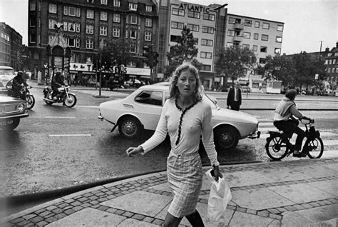 Garry Winogrand Women Are Beautiful With Images Garry Winogrand