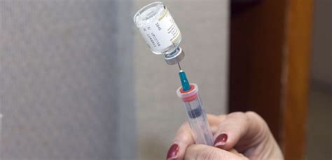Les médecins sont obligés de vacciner les bébés contre l'hépatite b même s'ils ne le veulent pas. français B2 2015-16: VACCINATION OBLIGATOIRE