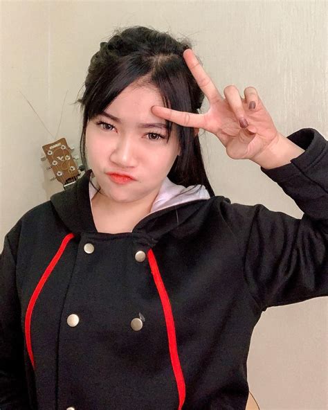 Setiap postingan foto yang ayu unggah diinstagram mendapatkan ratusan ribu likes dara cantik kelahiran kota tanggerang, 15 oktober 1996 ini ternyata juga selebgram. Hot Sexy Asia Foto Selebgram Indo Cahyaniryn | KASKUS