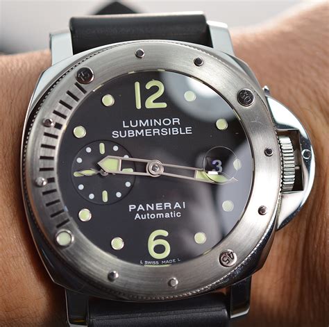 Panerai Submersible 44mm Watch Pam 24 Box And Papers Near Mint