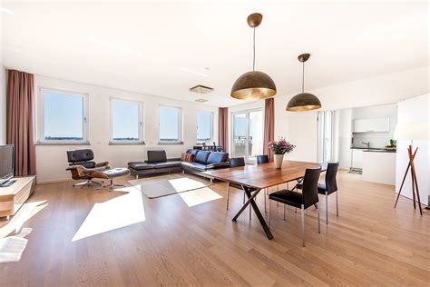 Preiswerte, private ferienwohnung mit loggia in leidingshof in der fränkischen schweiz, oberfranken. Lichterfüllte, moderne 5-Zimmer-Wohnung mit sonniger ...