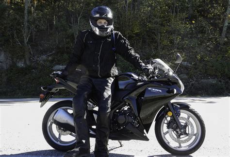 Every winter somehow feels colder, so we've added more gear to our 2014 list of the best cold weather motorcycle gear. Cold Weather Motorcycle Gear - Indy Auto Blog Indianapolis