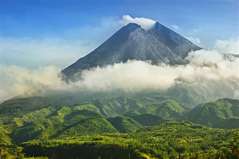 Its name means mountain of fire, and it is the most active volcano in sumatra. 5 COOL THINGS TO DO AROUND YOGYAKARTA - Travel magazine ...