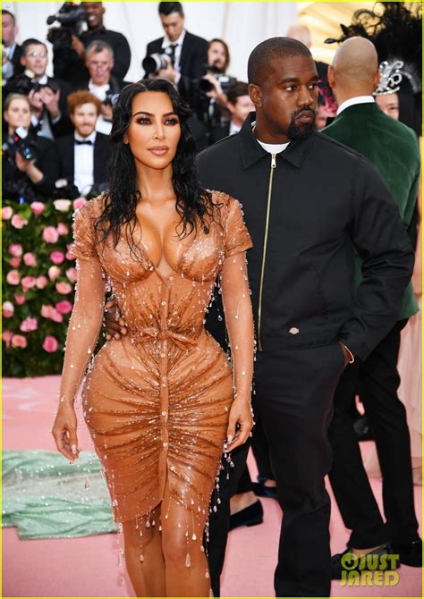 Kim Kardashian S Waist Looks Smaller Than Ever In This Corset Photo 4464800 Kim Kardashian