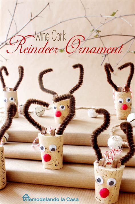 Ribbons on reindeer vary in different colors/styles. Wine Cork Reindeer Ornament - Remodelando la Casa