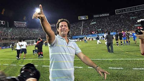 Pedro troglio en la entrega de premios 2006 en amebs la plata. Contratar a Pedro Troglio