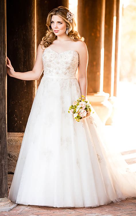 A beautiful lace wedding gown can satisfy all your expectations about the unforgetable day! Silver Lace Wedding Dress | Stella York Wedding Dresses