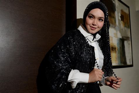 malaysian singer siti nurhaliza suffers a miscarriage latest world news the new paper