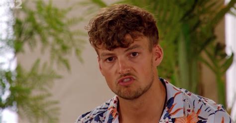Love Island Hugo Branded Ungrateful After Rude Response To Aj Couple